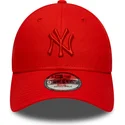 verstellbare-rote-kappe-mit-gebogenem-schirm-und-rotem-logo-9forty-colour-pack-der-new-york-yankees-mlb-von-new-era