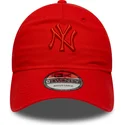 rote-verstellbare-curved-cap-mit-rotem-logo-9twenty-colour-pack-der-new-york-yankees-mlb-von-new-era