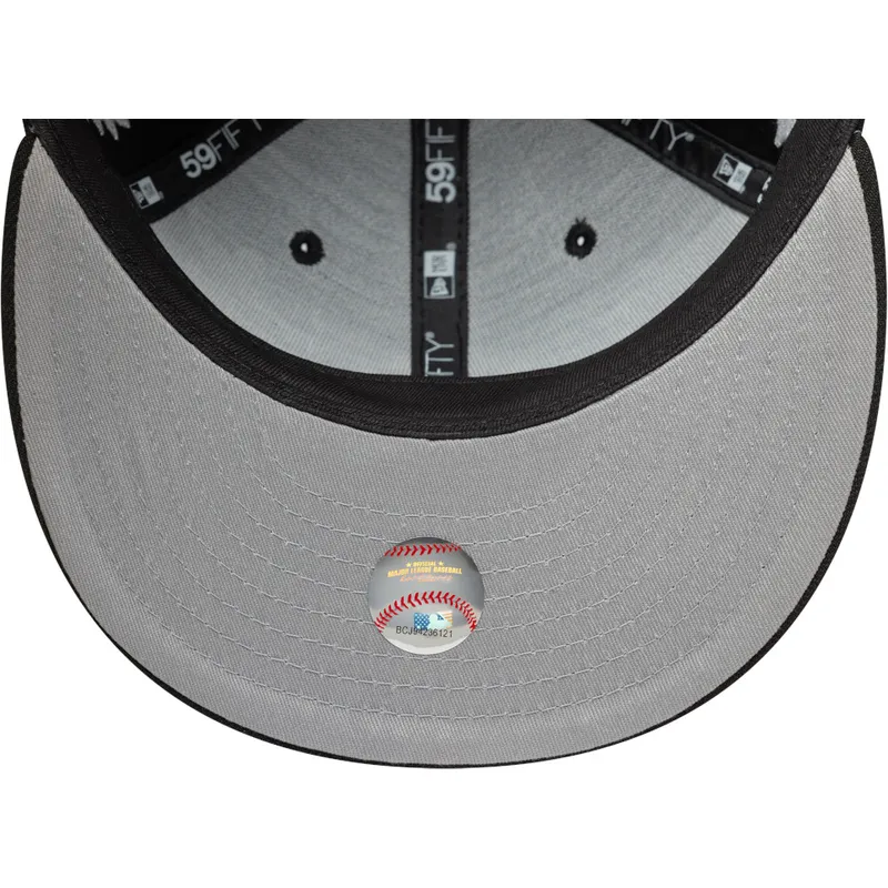 shapka-ploska-cherna-prilepnala-59fifty-mythical-na-new-york-yankees-mlb-ot-new-era shapka-ploska-cherna-prilepnala-59fifty-mythical-na-new-york-yankees-mlb-ot-new-era