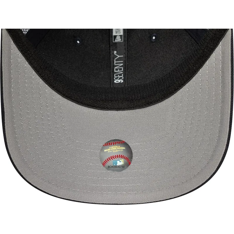 shapka-izvita-traker-tmnosin-snapbek-9seventy-stretch-snap-na-new-york-yankees-mlb-ot-new-era