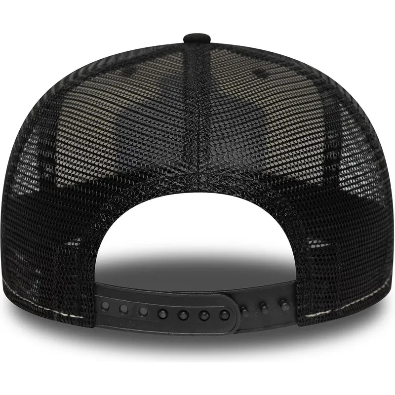 flache-trucker-kappe-beige-und-schwarz-9fifty-classics-logo-von-nascar-von-new-era