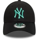 schwarze-verstellbare-curved-cap-mit-blauem-logo-9forty-league-essential-der-new-york-yankees-mlb-von-new-era
