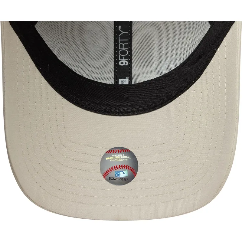 buet-beige-justerbar-9forty-tonal-flawless-kasket-af-new-york-yankees-mlb-fra-new-era