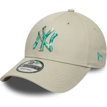 Шапка извита бежов регулируем 9FORTY Seasonal Infill на New York Yankees MLB от New Era