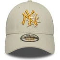 new-era-curved-brim-yellow-logo-9forty-floral-icon-new-york-yankees-mlb-beige-adjustable-cap