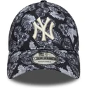 shapka-izvita-cherna-reguliruem-9forty-all-over-print-na-new-york-yankees-mlb-ot-new-era