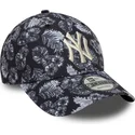 shapka-izvita-cherna-reguliruem-9forty-all-over-print-na-new-york-yankees-mlb-ot-new-era