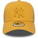 new-era-yellow-logo-a-frame-league-essential-new-york-yankees-mlb-yellow-trucker-hat
