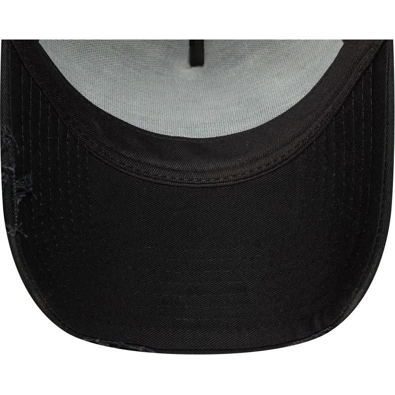 shapka-izvita-traker-cherna-snapbek-a-frame-oval-distress-patch-ot-new-era