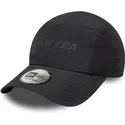 shapka-izvita-cherna-reguliruem-runner-tech-ot-new-era
