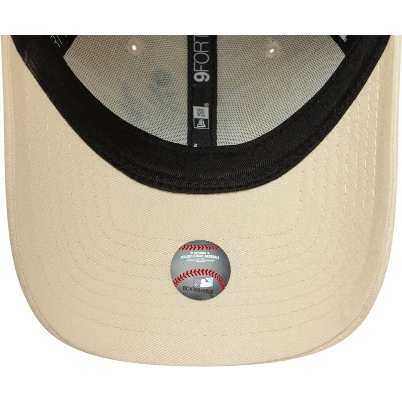 shapka-izvita-bezhov-reguliruem-9forty-floral-icon-na-los-angeles-dodgers-mlb-ot-new-era