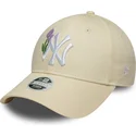 shapka-izvita-bezhov-reguliruem-9forty-beaded-na-new-york-yankees-mlb-ot-new-era