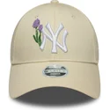 buet-beige-justerbar-kasket-til-kvinder-9forty-beaded-fra-new-york-yankees-mlb-fra-new-era