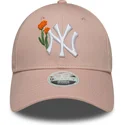 justerbar-lyserod-buet-kasket-til-kvinder-9forty-beaded-fra-new-york-yankees-mlb-fra-new-era