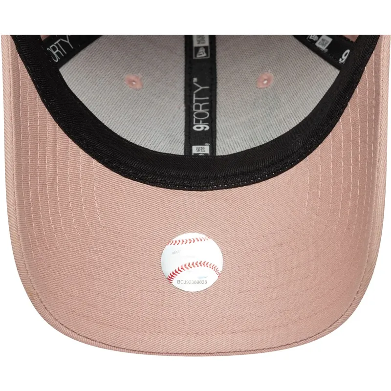 gebogene-rosa-verstellbare-damenkappe-9forty-beaded-der-new-york-yankees-mlb-von-new-era