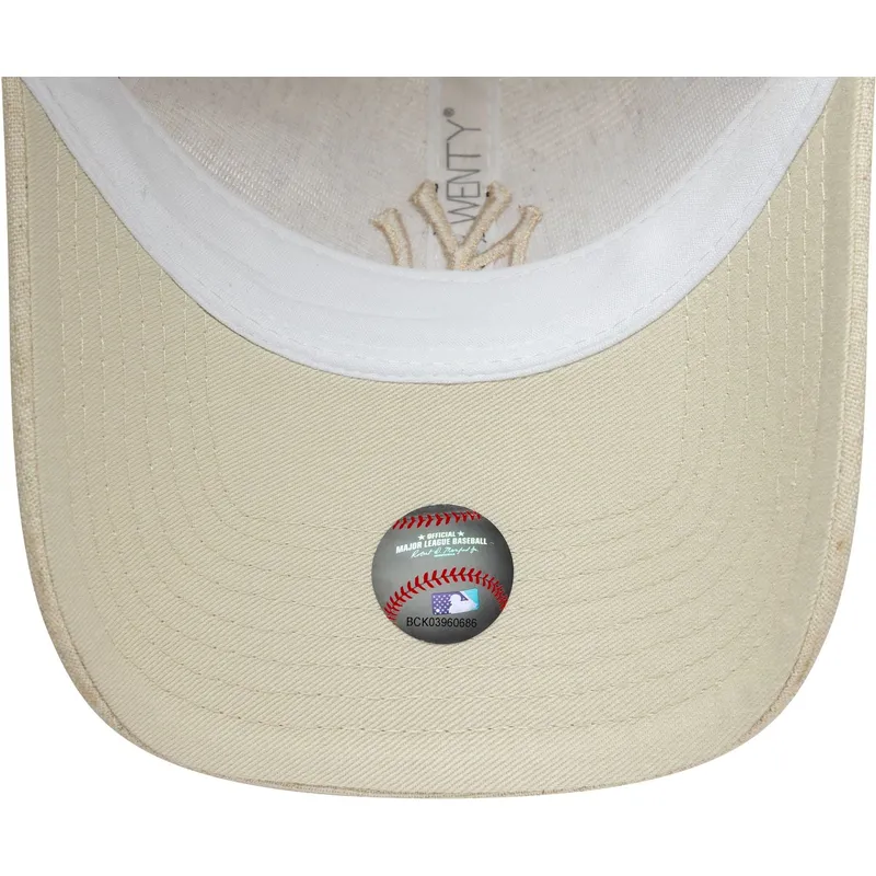shapka-izvita-bezhov-reguliruem-9twenty-linen-na-new-york-yankees-mlb-ot-new-era