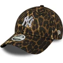 shapka-izvita-leopard-reguliruem-9twenty-outline-na-new-york-yankees-mlb-ot-new-era