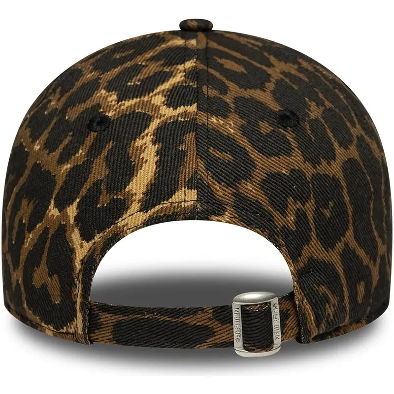 shapka-izvita-leopard-reguliruem-9twenty-outline-na-new-york-yankees-mlb-ot-new-era
