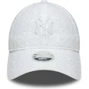new-era-izvita-kozirka-damska-byalo-logo-9twenty-broderie-new-york-yankees-mlb-byala-reguliruema-shapka