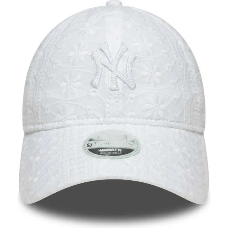 weisse-verstellbare-curved-cap-fur-damen-mit-weissem-logo-9twenty-broderie-der-new-york-yankees-mlb-von-new-era