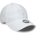 new-era-izvita-kozirka-damska-byalo-logo-9twenty-broderie-new-york-yankees-mlb-byala-reguliruema-shapka