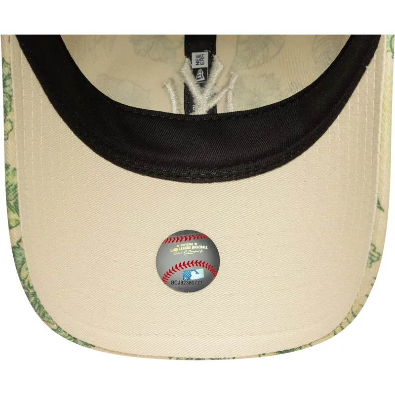 shapka-izvita-bezhov-reguliruem-9twenty-all-over-print-tropical-na-new-york-yankees-mlb-ot-new-era shapka-izvita-bezhov-reguliruem-9twenty-all-over-print-tropical-na-new-york-yankees-mlb-ot-new-era