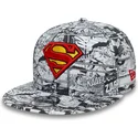 shapka-ploska-cherna-snapbek-za-deca-9fifty-all-over-print-na-superman-dc-comics-ot-new-era