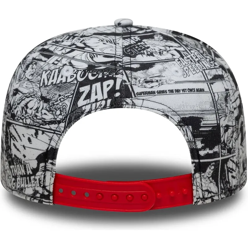 shapka-ploska-cherna-snapbek-za-deca-9fifty-all-over-print-na-superman-dc-comics-ot-new-era