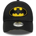 schwarze-verstellbare-kinder-cap-mit-gebogenem-schirm-9forty-all-over-print-von-batman-dc-comics-von-new-era