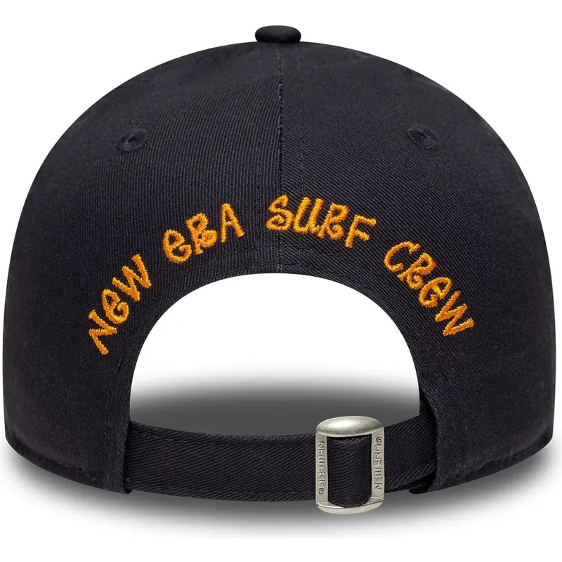 justerbar-marinebla-buet-kasket-til-dreng-9twenty-surf-crew-fra-new-era