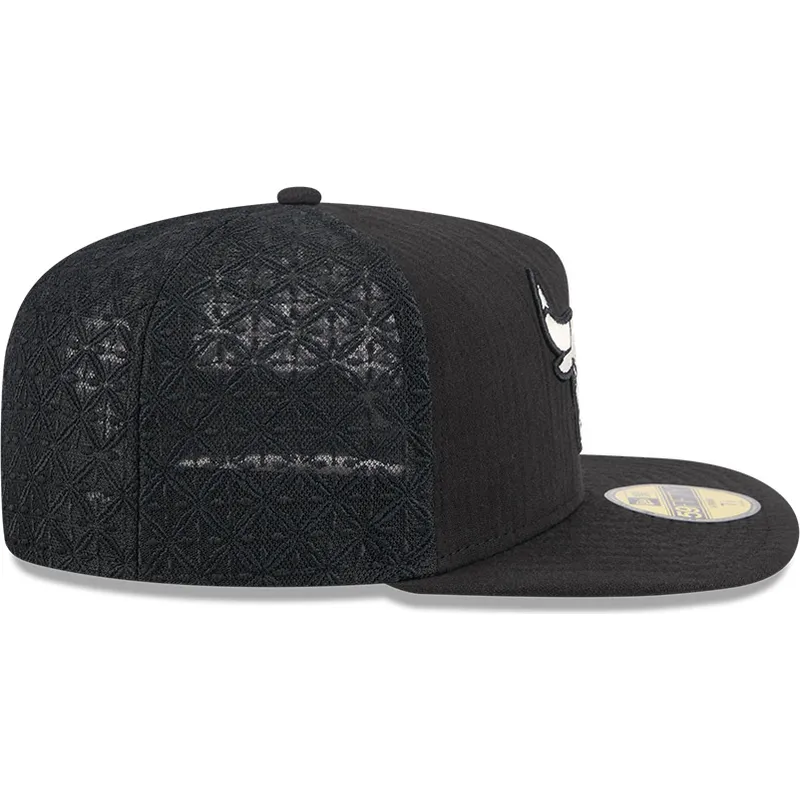 shapka-ploska-cherna-prilepnala-59fifty-day-a-frame-na-chicago-bulls-nba-ot-new-era shapka-ploska-cherna-prilepnala-59fifty-day-a-frame-na-chicago-bulls-nba-ot-new-era