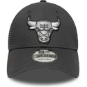 verstellbare-graue-trucker-kappe-mit-grauem-logo-9forty-der-chicago-bulls-nba-von-new-era