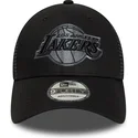 schwarze-verstellbare-trucker-kappe-mit-grauem-logo-9forty-der-los-angeles-lakers-nba-von-new-era