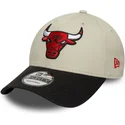 new-era-curved-brim-9forty-contrast-patch-chicago-bulls-nba-beige-and-black-adjustable-cap