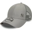 shapka-izvita-shapka-traker-siv-reguliruema-9forty-flawless-na-new-york-yankees-mlb-ot-new-era
