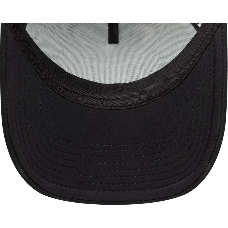 schwarze-trucker-kappe-a-frame-graphic-patch-von-new-era