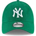 verstellbare-grune-9twenty-core-classic-kappe-mit-gebogenem-schirm-von-den-new-york-yankees-mlb-von-new-era