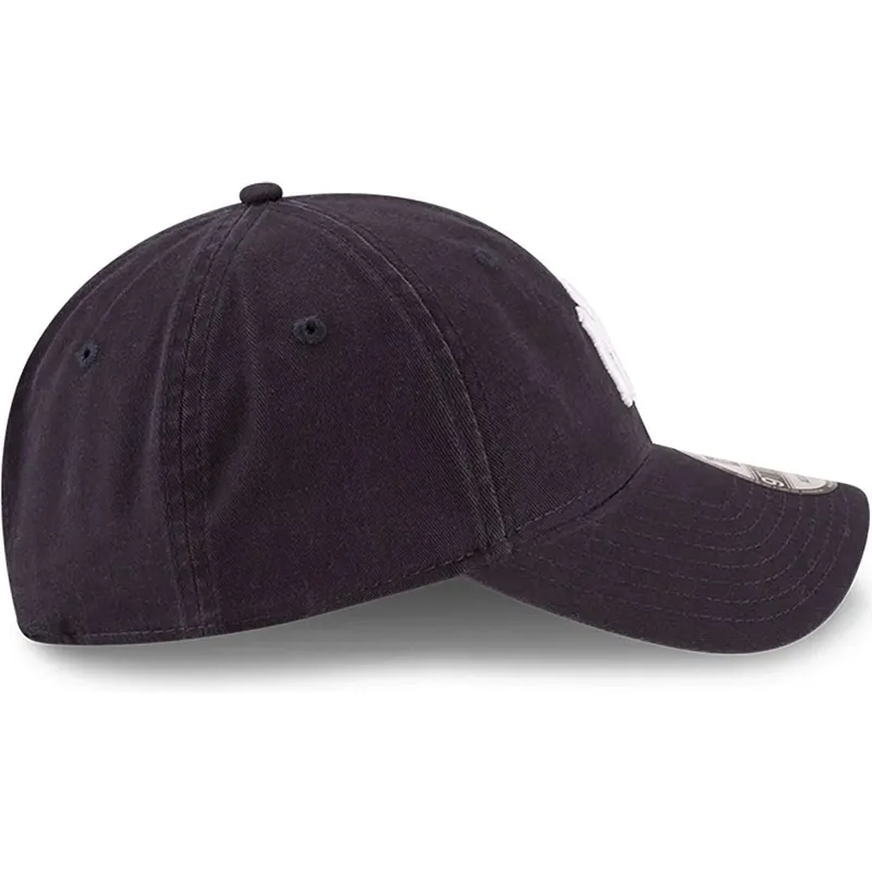 shapka-izvita-tmnosin-reguliruem-9twenty-core-classic-na-new-york-yankees-mlb-ot-new-era