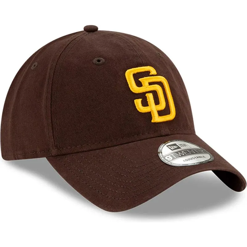 brun-justerbar-9twenty-core-classic-kasket-med-buet-skygge-fra-san-diego-padres-mlb-fra-new-era