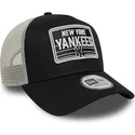 casquette-trucker-noire-et-blanche-a-frame-patch-new-york-yankees-mlb-new-era