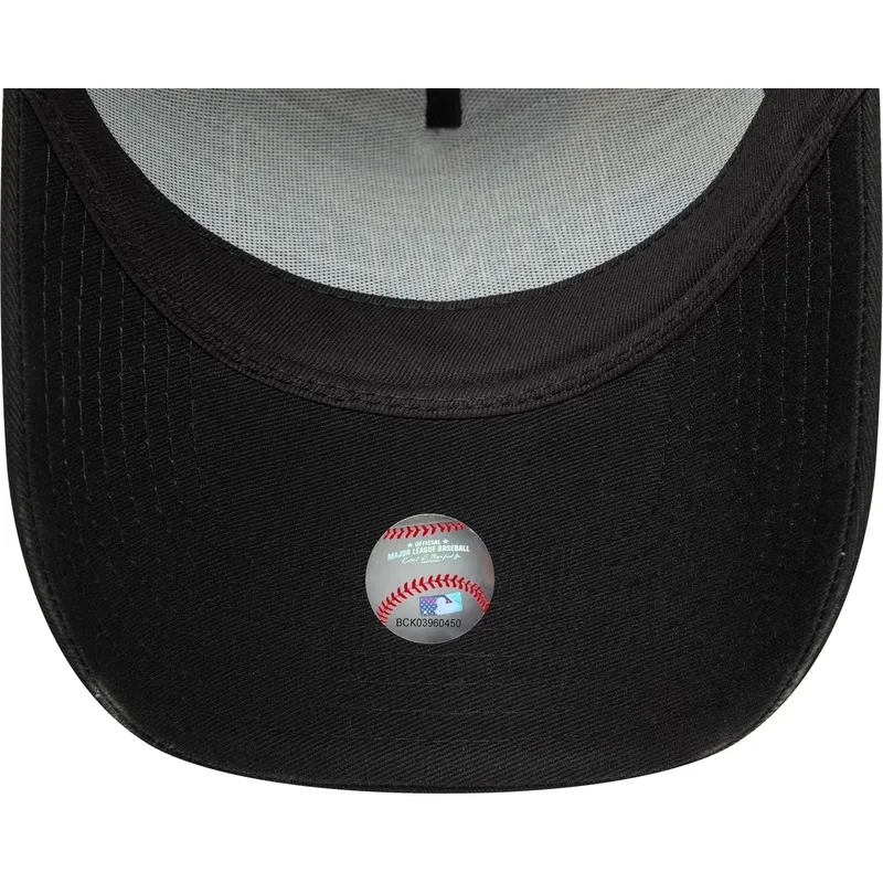 shapka-izvita-traker-cherna-snapbek-a-frame-patch-na-new-york-yankees-mlb-ot-new-era