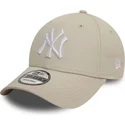 shapka-izvita-bezhov-reguliruem-9forty-league-essential-na-new-york-yankees-mlb-ot-new-era