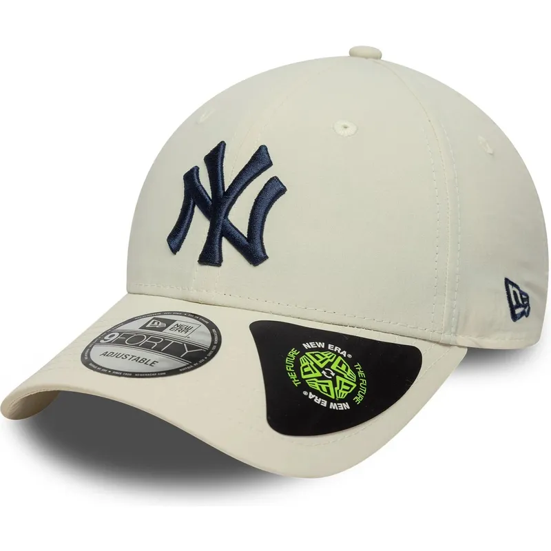 beige-verstellbare-kappe-mit-gebogenem-schirm-und-dunkelblauem-logo-9forty-recycled-von-new-york-yankees-mlb-von-new-era