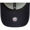 casquette-courbee-beige-et-bleue-marine-ajustable-9forty-side-script-new-york-yankees-mlb-new-era