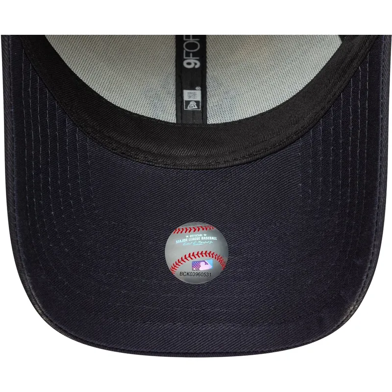 shapka-izvita-bezhov-reguliruem-9forty-side-script-na-new-york-yankees-mlb-ot-new-era