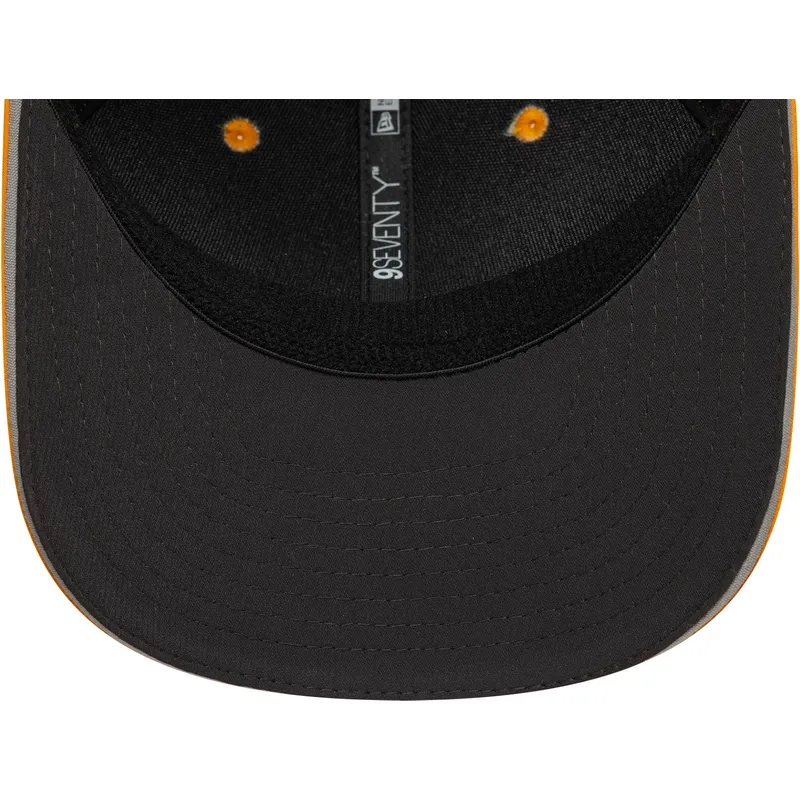 shapka-izvita-traker-oranzhev-snapbek-9seventy-stretch-snap-na-mclaren-racing-formula-1-ot-new-era