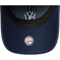 shapka-izvita-tmnosin-reguliruema-lenta-para-mujer-9twenty-denim-na-new-york-yankees-mlb-ot-new-era