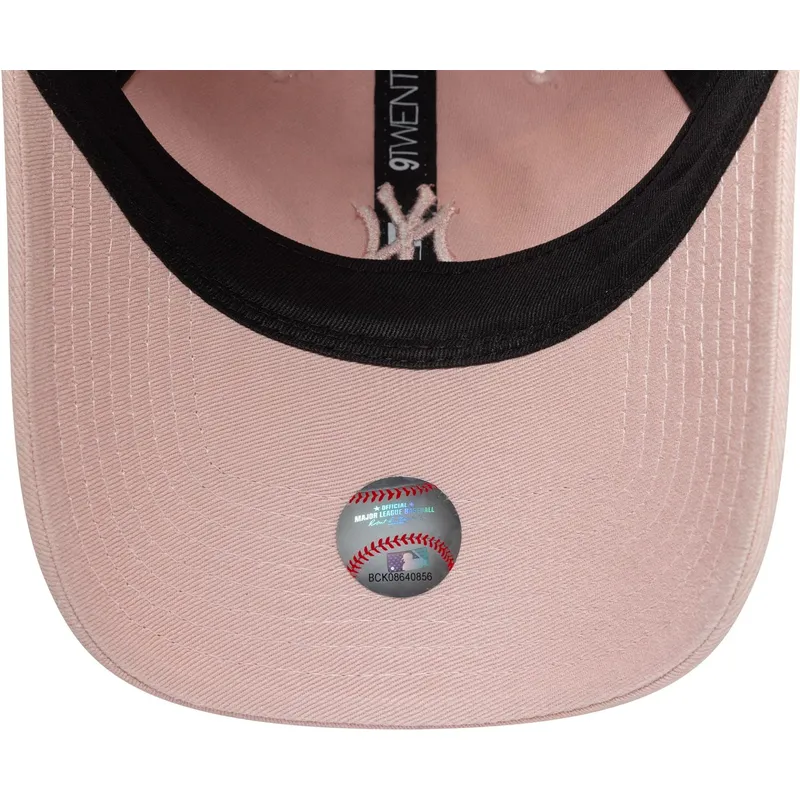 shapka-izvita-roza-reguliruem-9twenty-mini-washed-na-new-york-yankees-mlb-ot-new-era