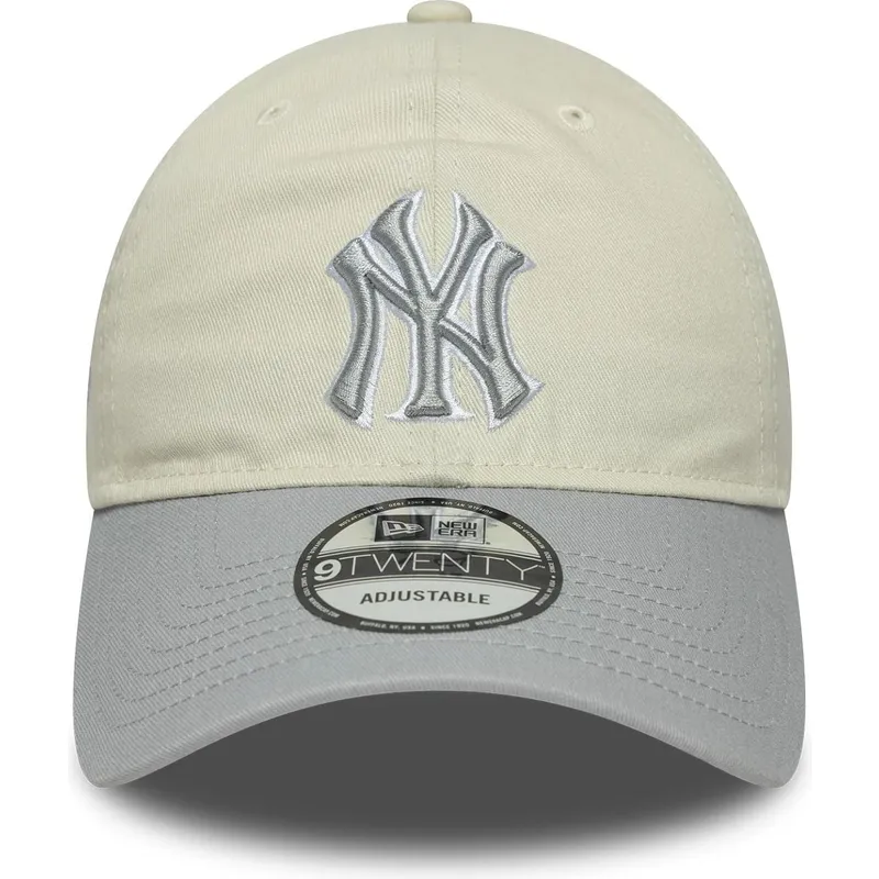 buet-beige-og-gra-justerbar-kasket-til-kvinder-9twenty-world-series-cooperstown-fra-new-york-yankees-mlb-fra-new-era