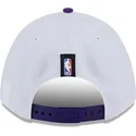 hvid-og-lilla-buet-snapback-kasket-9forty-m-crown-draft-2025-fra-los-angeles-lakers-nba-fra-new-era